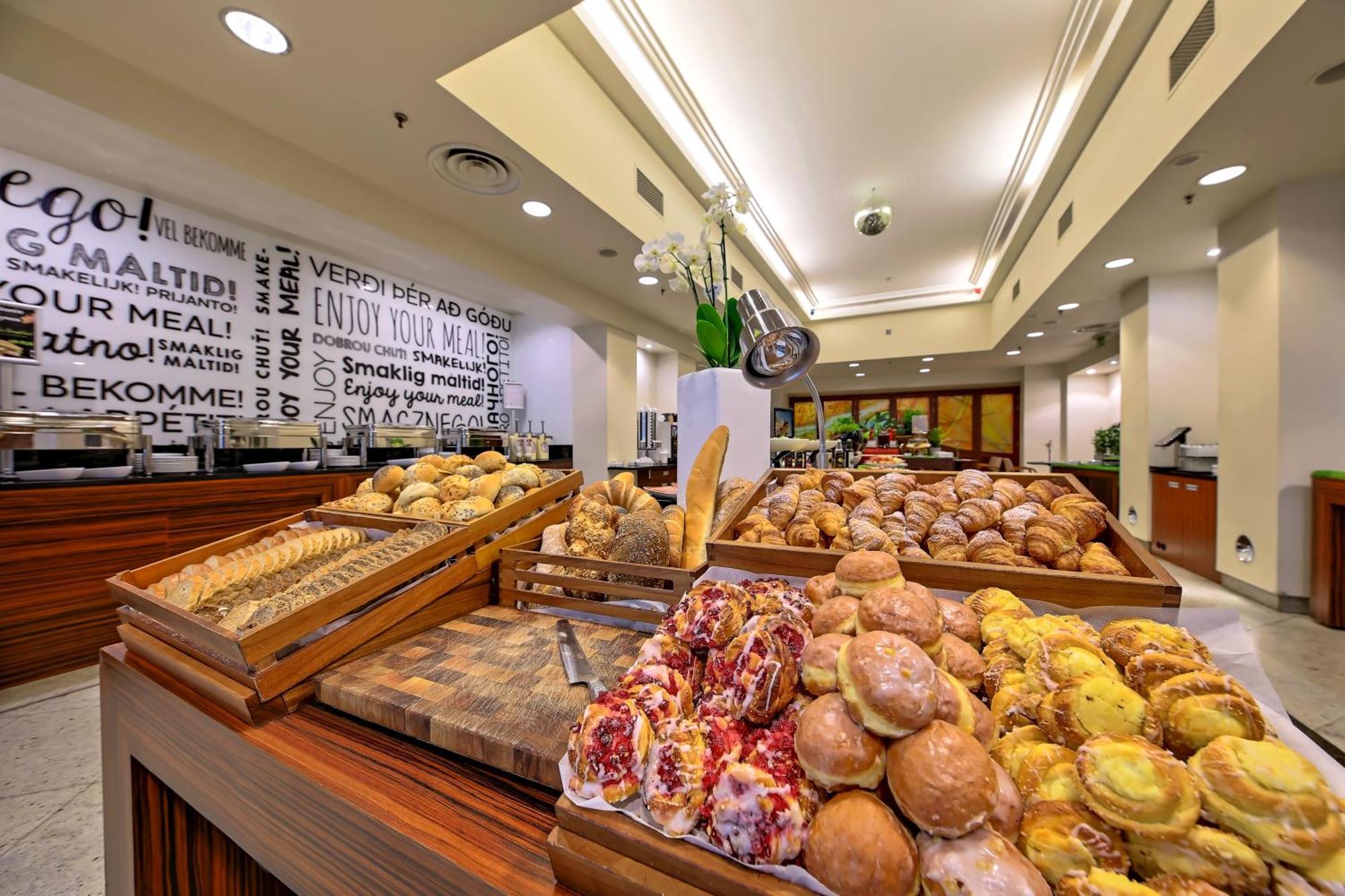 Doki Living By Blue Mandarin Parking & Foodhall Gdańsk Eksteriør bilde