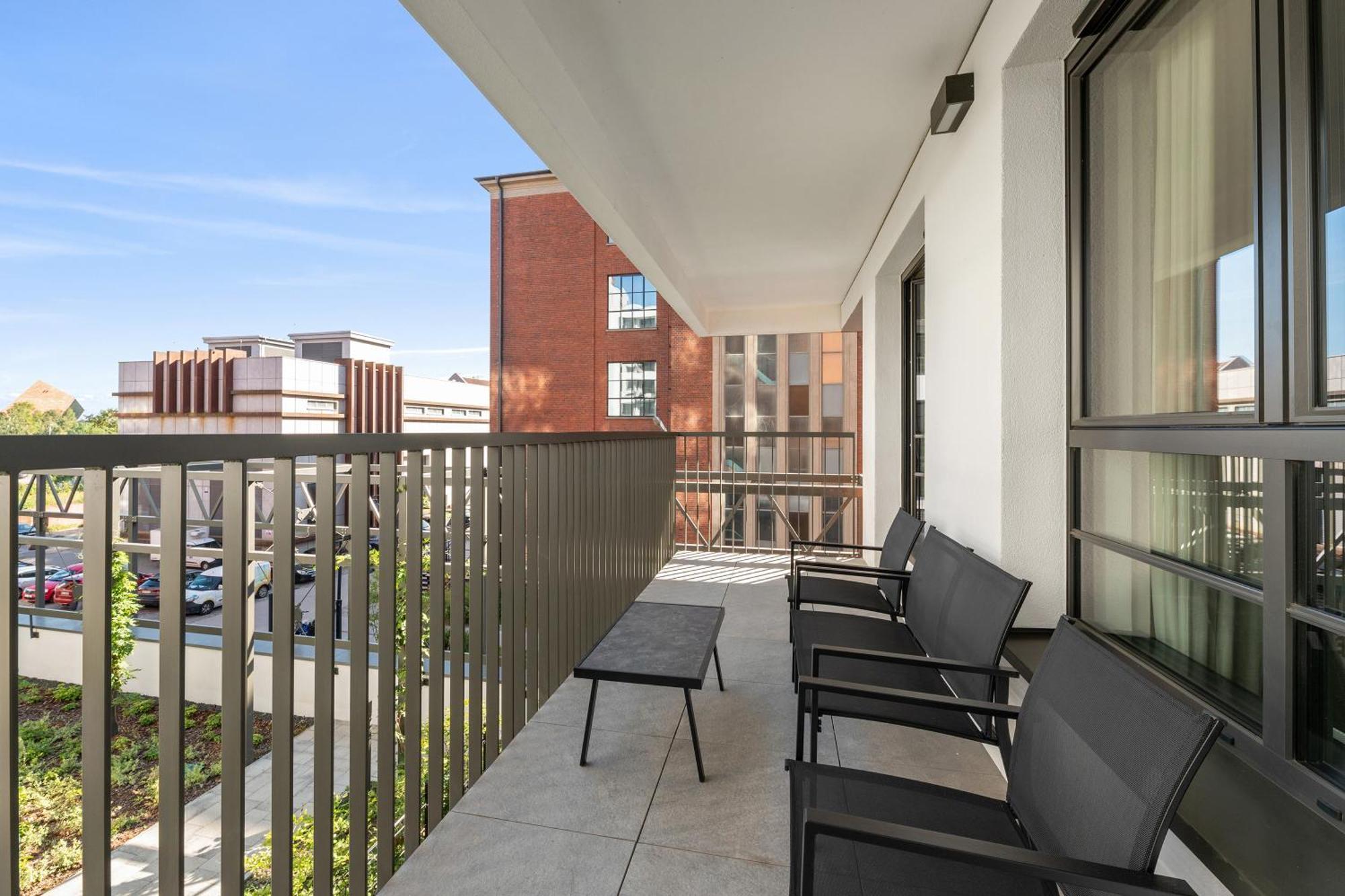 Doki Living By Blue Mandarin Parking & Foodhall Gdańsk Rom bilde