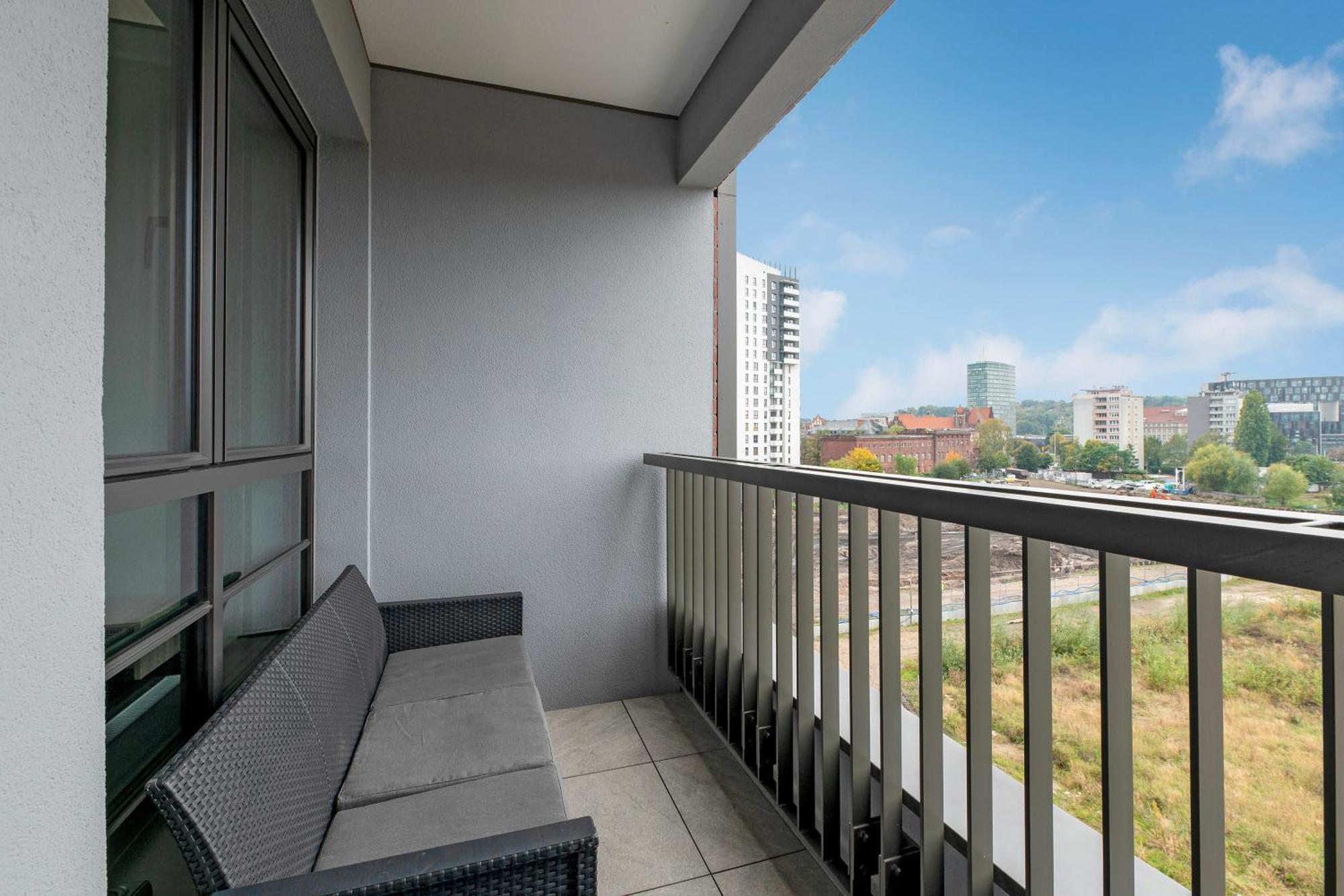 Doki Living By Blue Mandarin Parking & Foodhall Gdańsk Rom bilde