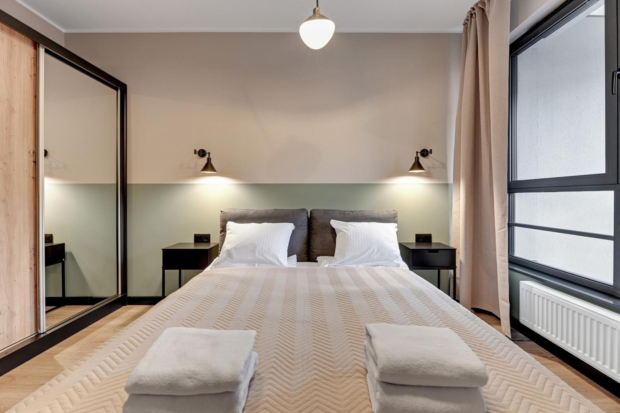 Doki Living By Blue Mandarin Parking & Foodhall Gdańsk Rom bilde