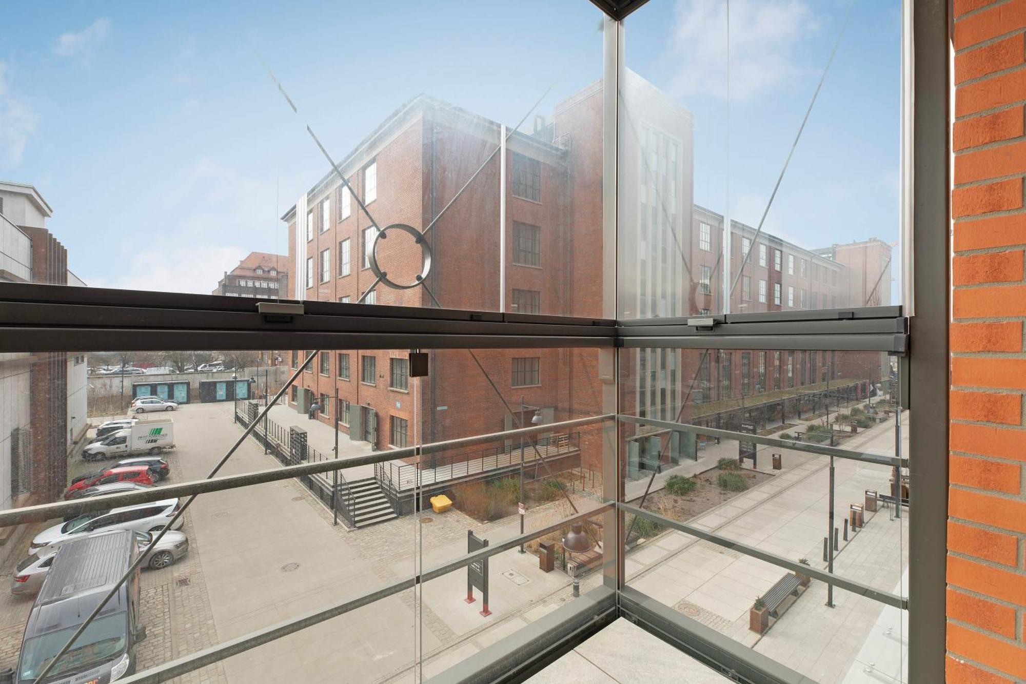 Doki Living By Blue Mandarin Parking & Foodhall Gdańsk Rom bilde