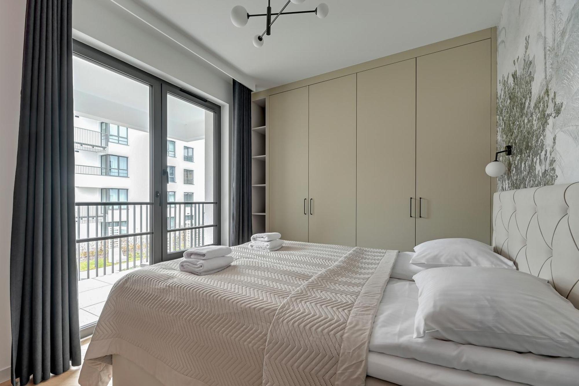Doki Living By Blue Mandarin Parking & Foodhall Gdańsk Rom bilde