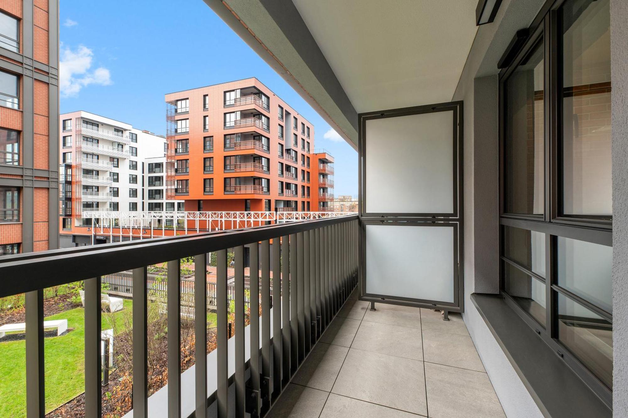 Doki Living By Blue Mandarin Parking & Foodhall Gdańsk Rom bilde